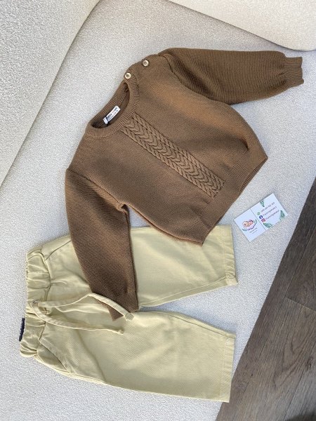 طقم ولادي بني أنيق