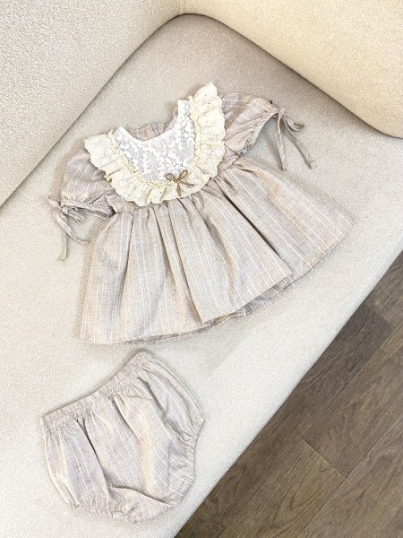 فستان بتفاصيل ناعمة