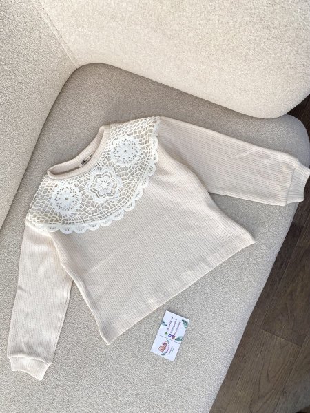 بلوزة صوف بناتي مميّزة