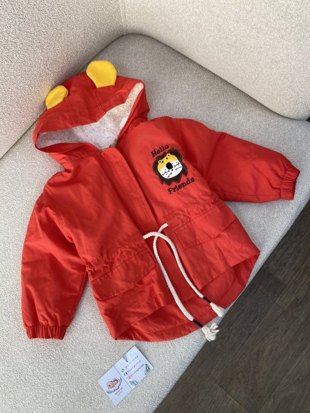 جاكيت مبطن أحمر