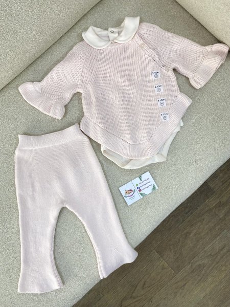 طقم بناتي أشهر