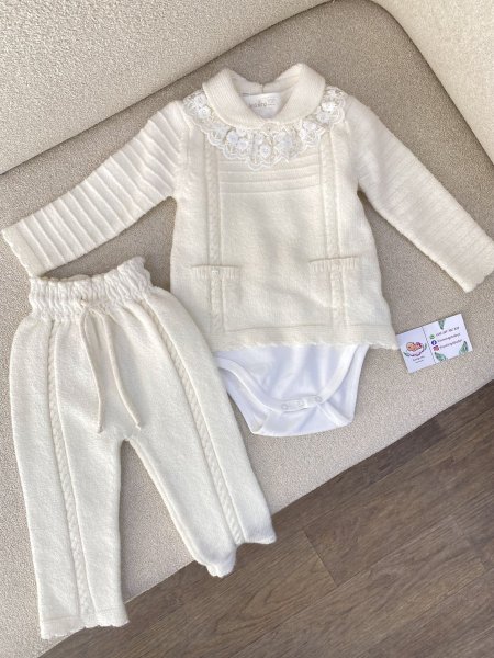 طقم صوف بناتي