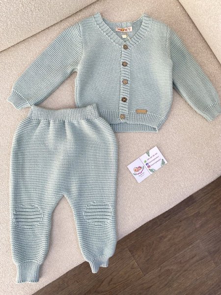 طقم صوف أشهر