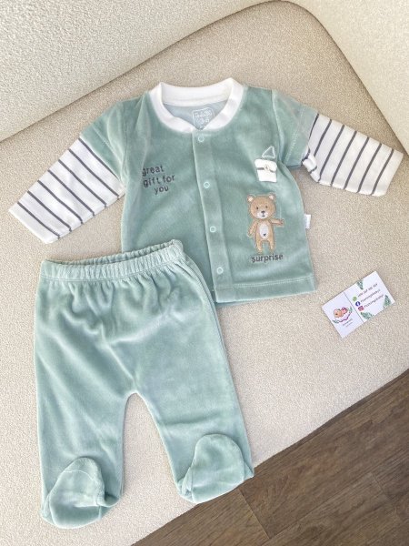 طقم مخمل أشهر أخضر