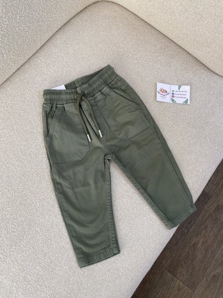 بنطلون أخضر ولادي أشهر