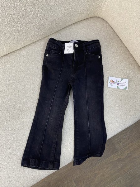 بنطلون جينز سنوات أسود